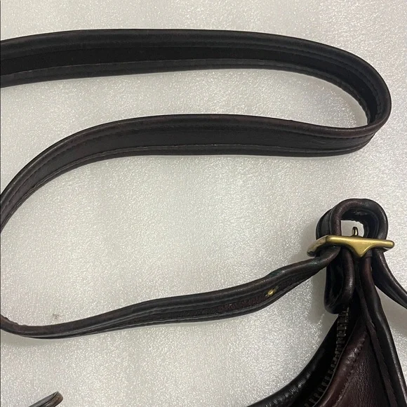 Vintage 90s Coach 9927 Willis Black Leather Crossbody Shoulder Bag Purse - Picture 2 of 5